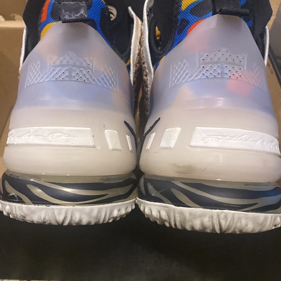 Nike
LeBron 18 "Multi Animal Print" sneakers - Picture 5 of 15